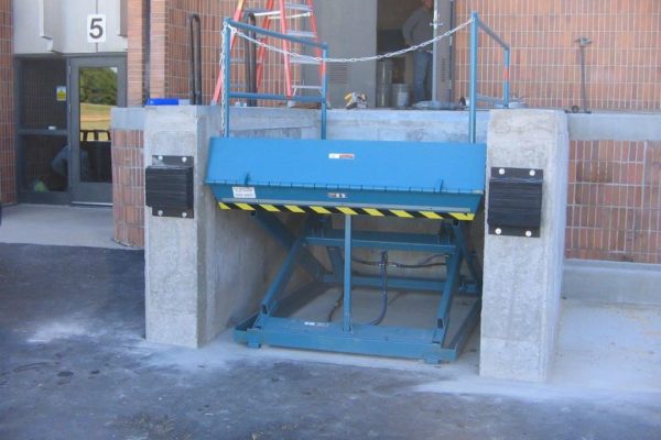 Advance Lifts T in 3 Sided Surface Mounted Pit